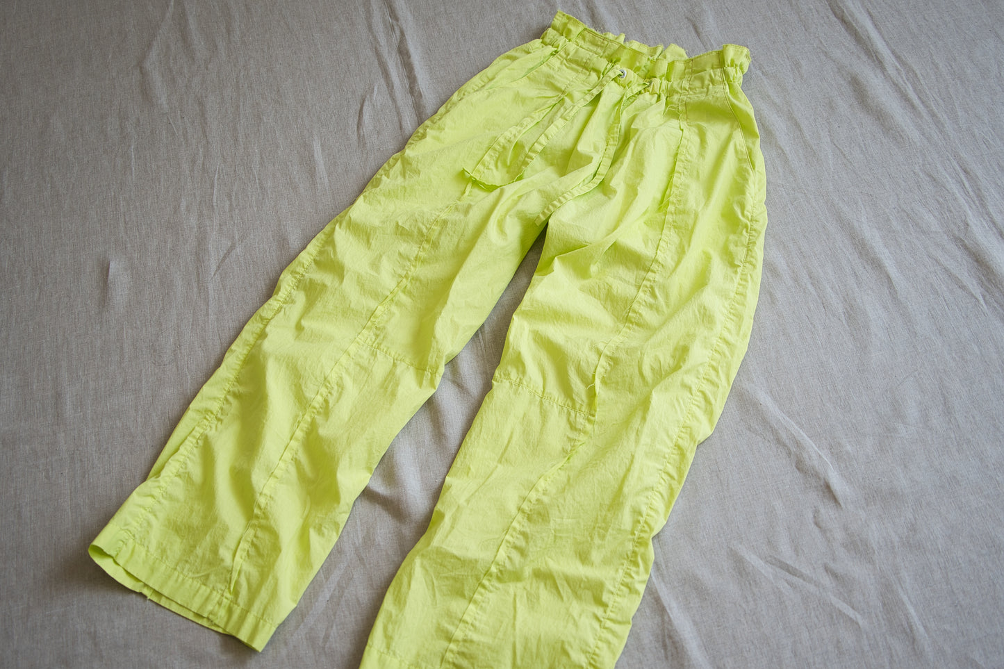 100番手タイプライターイージーパンツ/Superfine cotton loose-fitting pants/Lime green