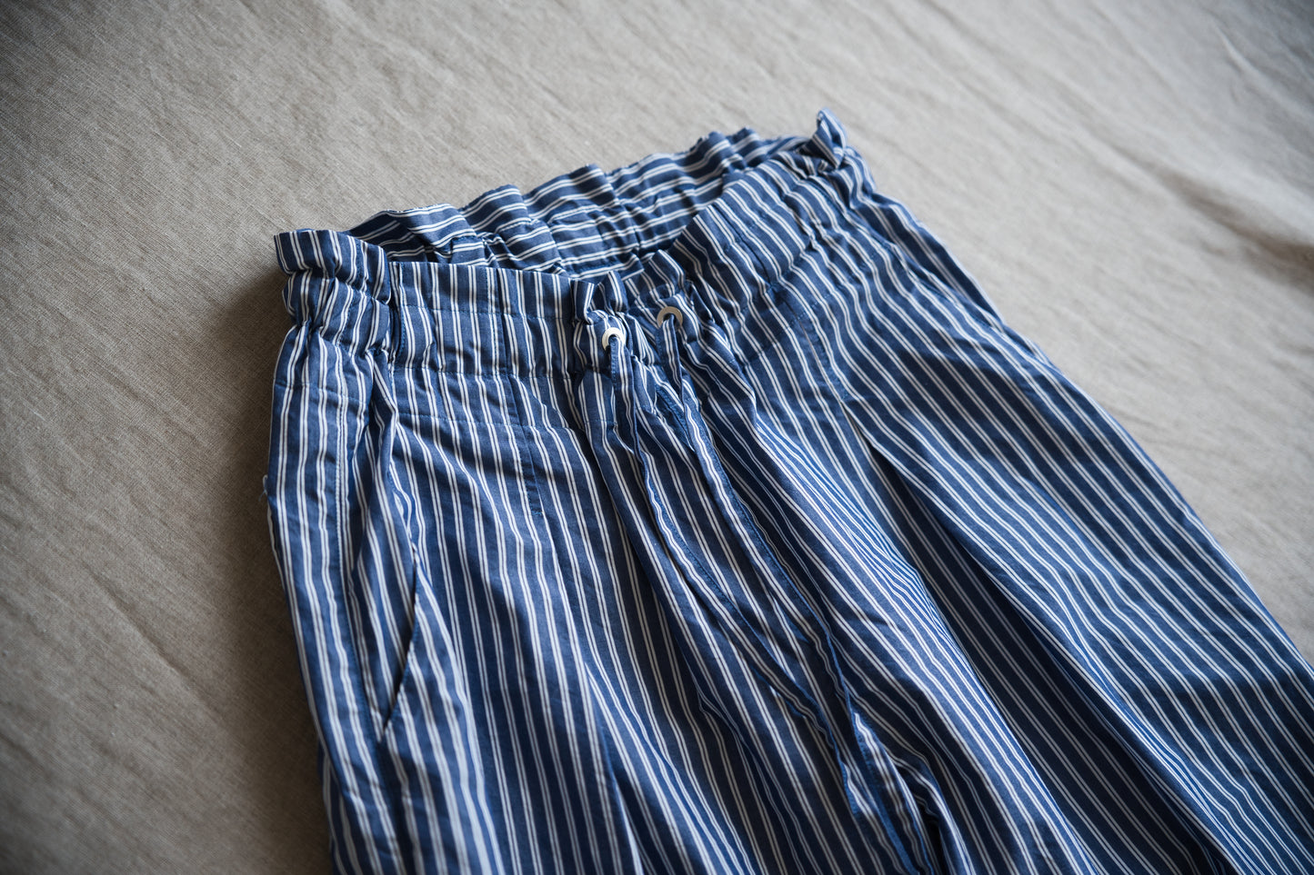 GIZA/SUPIMAワンタックイージーパンツ / GIZA/SUPIMA One-Tuck Pants / Blue Stripe