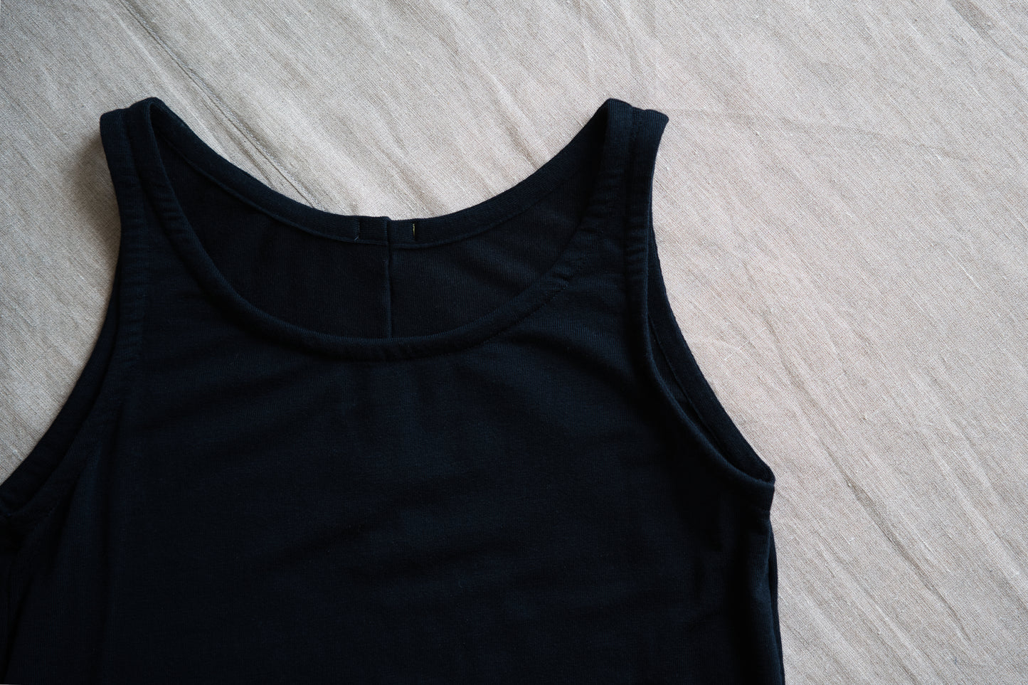 カシミアシルク テンセルタンクトップ / Cashmere Silk Tencel Tank-Top / Midnight Navy