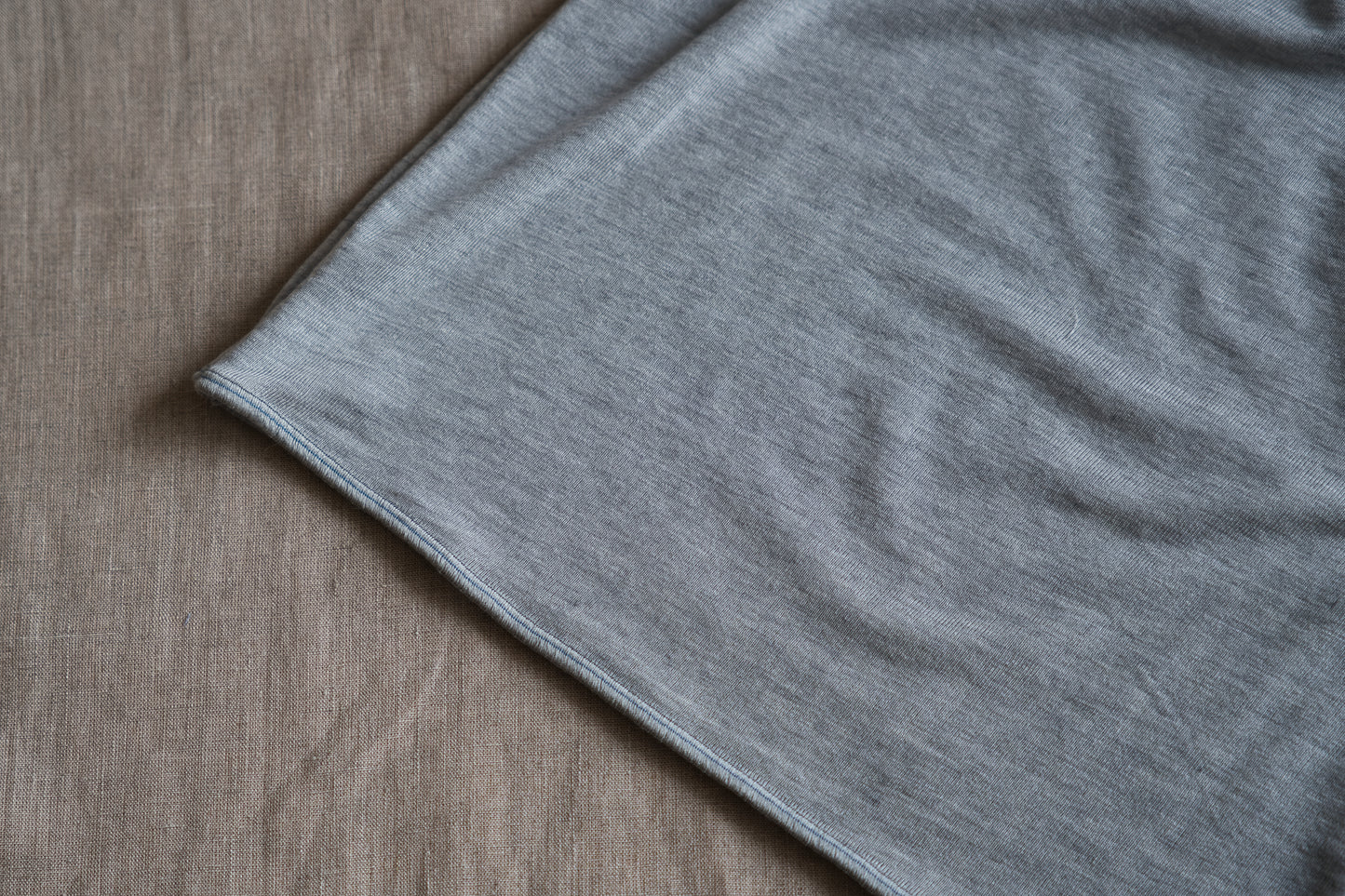 カシミアシルク テンセルタンクトップ / Cashmere Silk Tencel Tank-Top / Light Gray