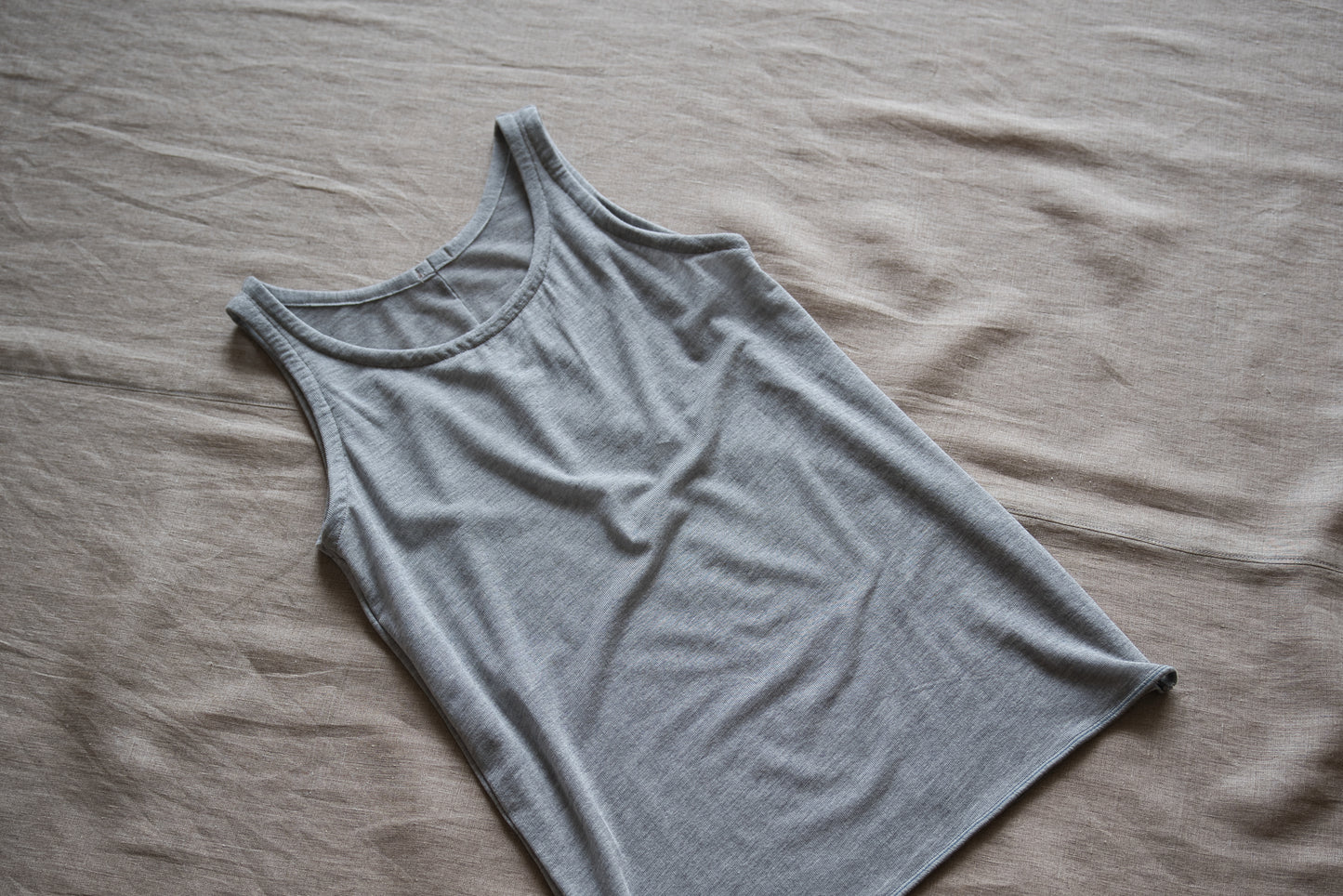 カシミアシルク テンセルタンクトップ / Cashmere Silk Tencel Tank-Top / Light Gray