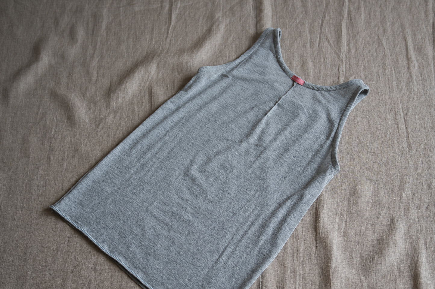 カシミアシルク テンセルタンクトップ / Cashmere Silk Tencel Tank-Top / Light Gray