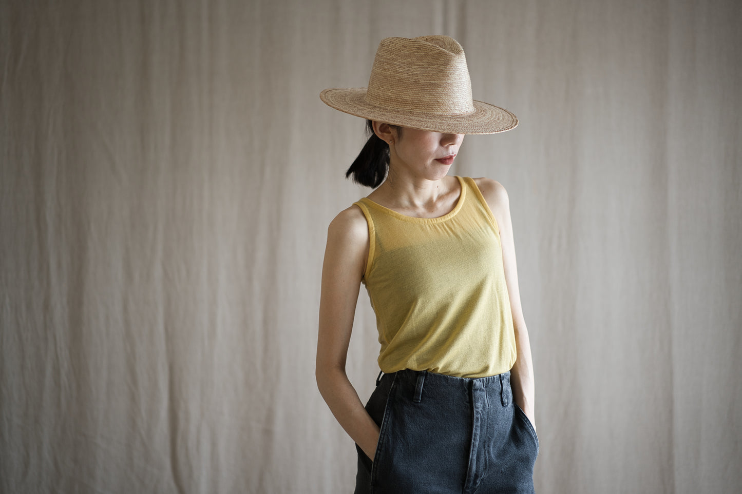 カシミアシルク テンセルタンクトップ / Cashmere Silk Tencel Tank-Top / Gold Yellow