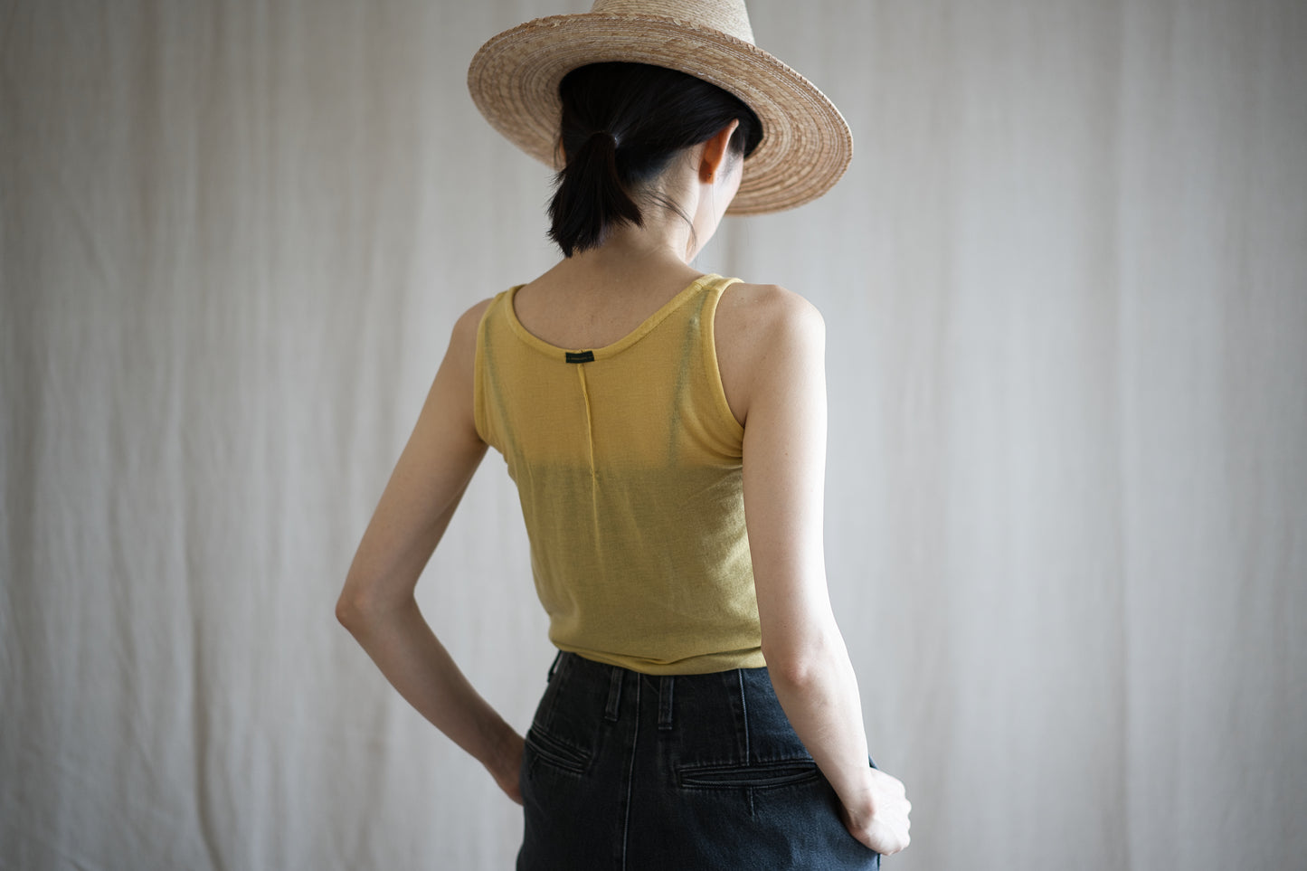 カシミアシルク テンセルタンクトップ / Cashmere Silk Tencel Tank-Top / Gold Yellow