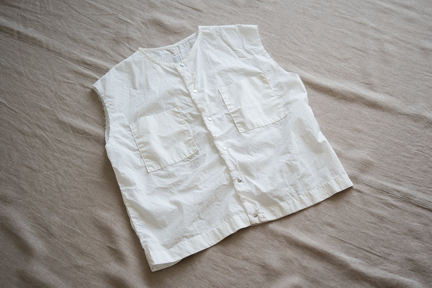 100番手タイプライターノースリーブ/Superfine cotton Sleeveless Top/Off-white