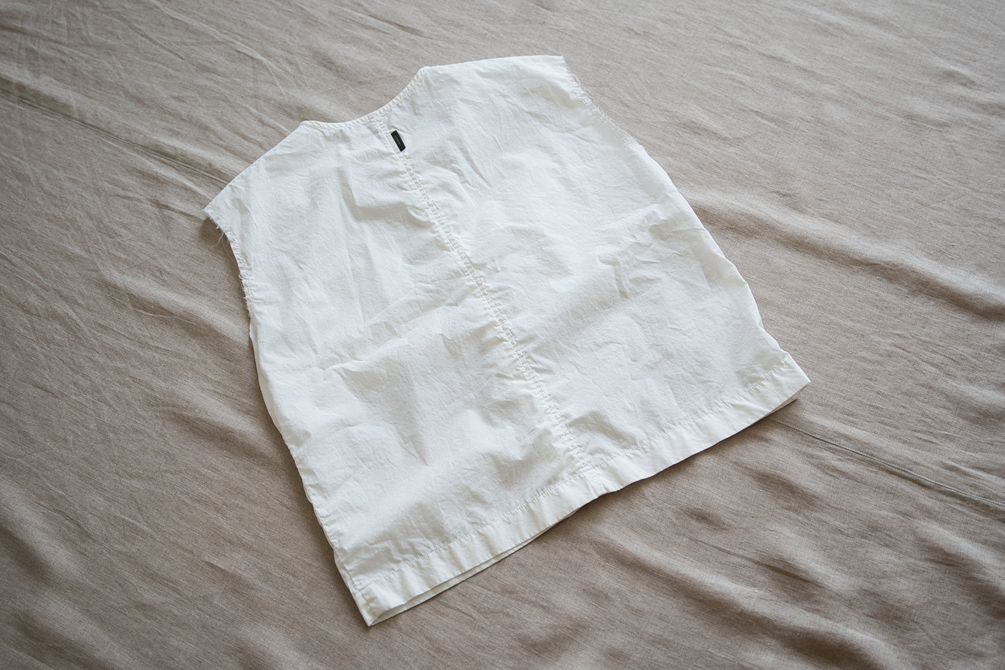 100番手タイプライターノースリーブ/Superfine cotton Sleeveless Top/Off-white