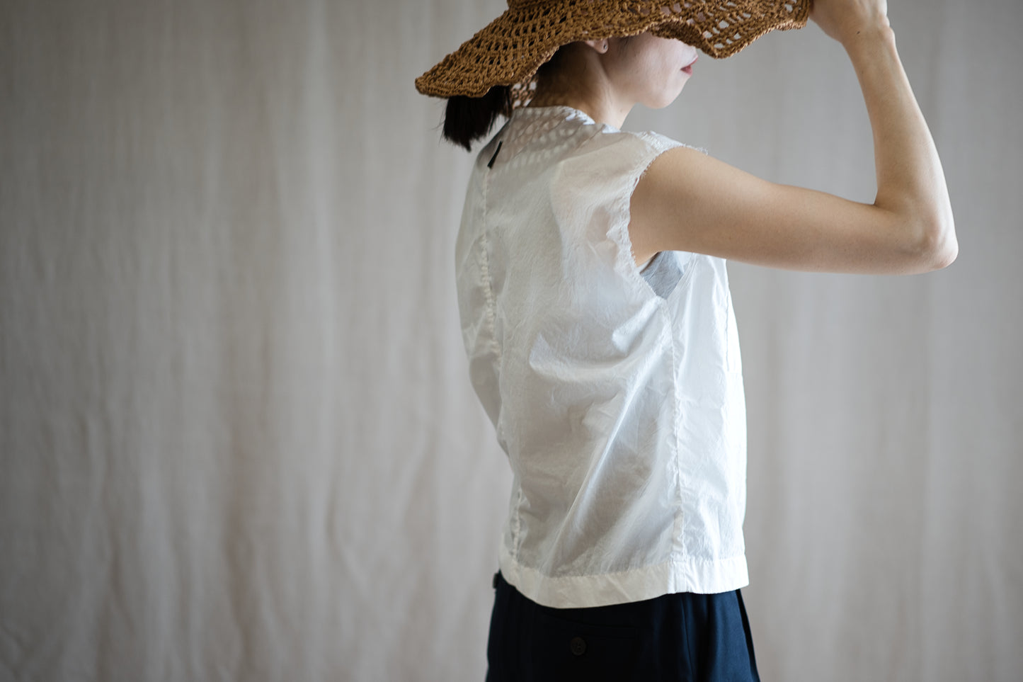 100番手タイプライターノースリーブ/Superfine cotton Sleeveless Top/Off-white