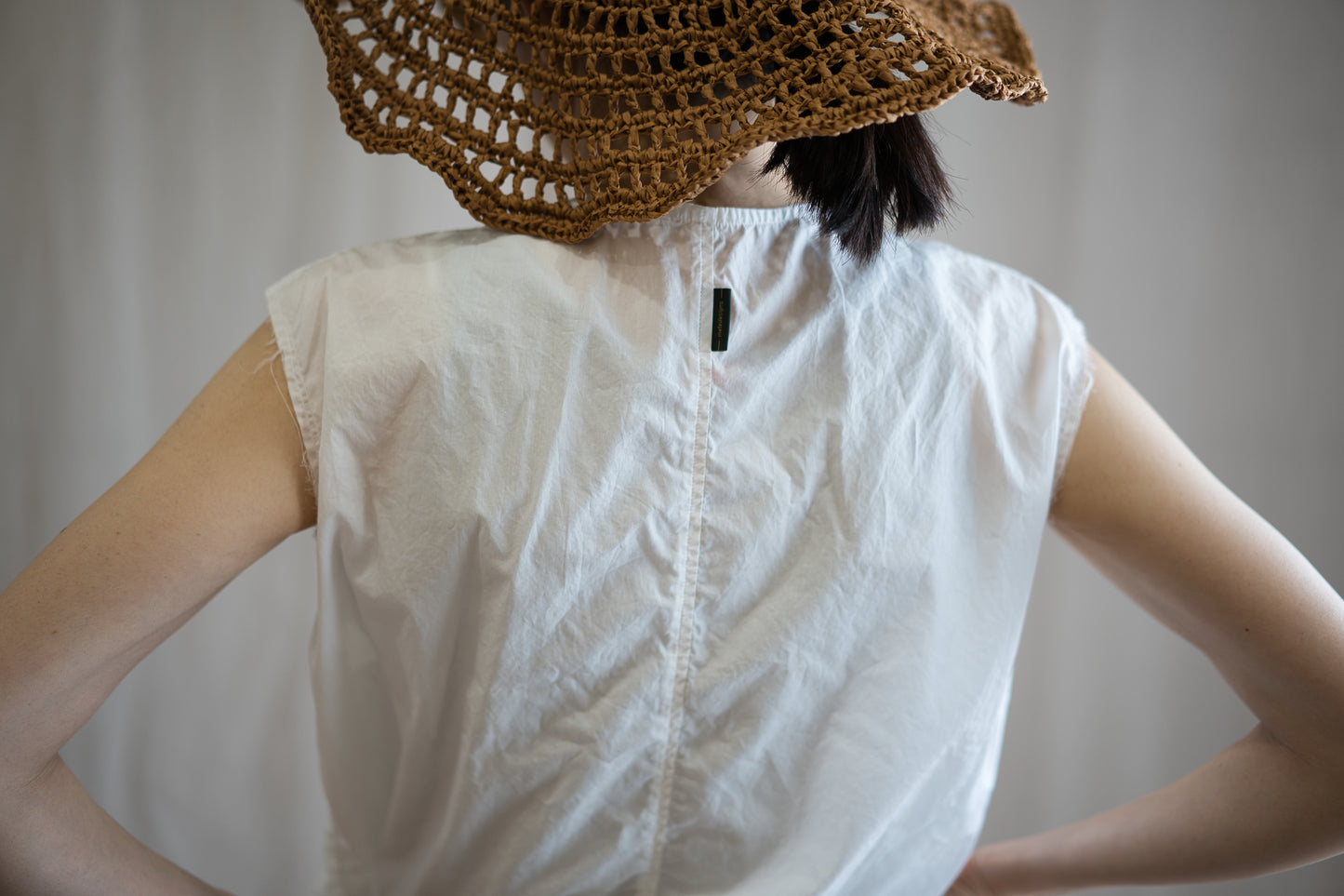 100番手タイプライターノースリーブ/Superfine cotton Sleeveless Top/Off-white