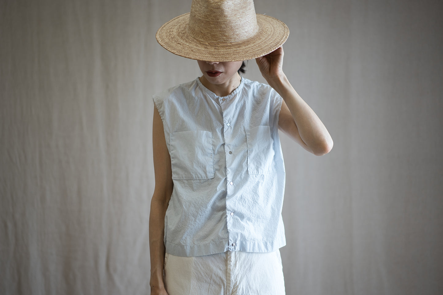 100番手タイプライターノースリーブ/Superfine cotton Sleeveless Top/Pale Light Blue