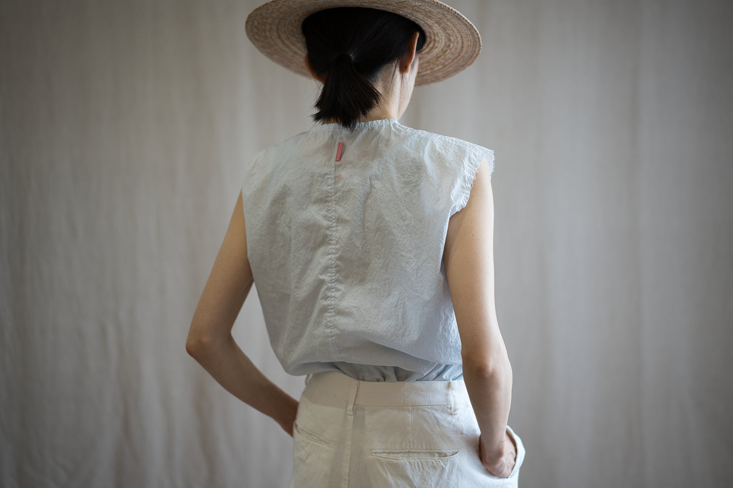 100番手タイプライターノースリーブ/Superfine cotton Sleeveless Top/Pale Light Blue